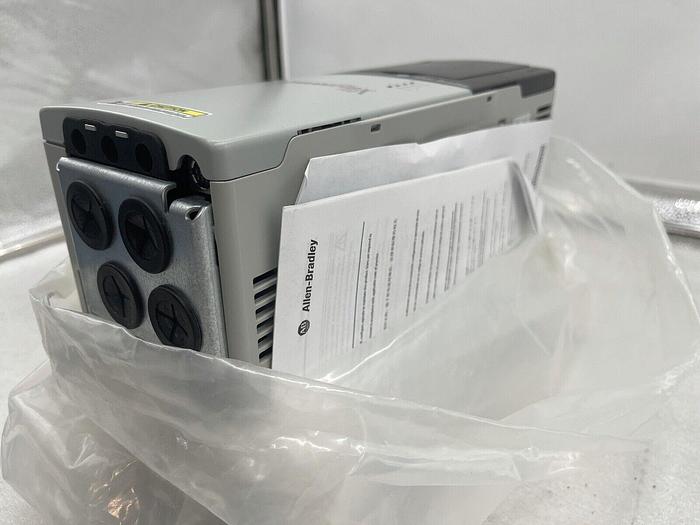 NEW 20BD2P1A0AYNAND0-B Allen-Bradley 2.1A 460V 1HP Powerflex 700 STOCK 3909