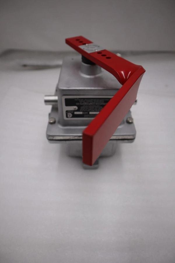 RS-1 CONVEYOR COMPONENTS RAINTIGHT ENCLOSURE WITH SAFETY STOP SWITCH #H347