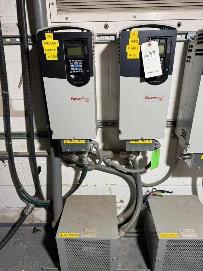 Used LOT OF (2) 30 HP ALLEN BRADLEY POWERFLEX 755 DRIVE CAT. 20G11NE032JA0NNNNN 600V