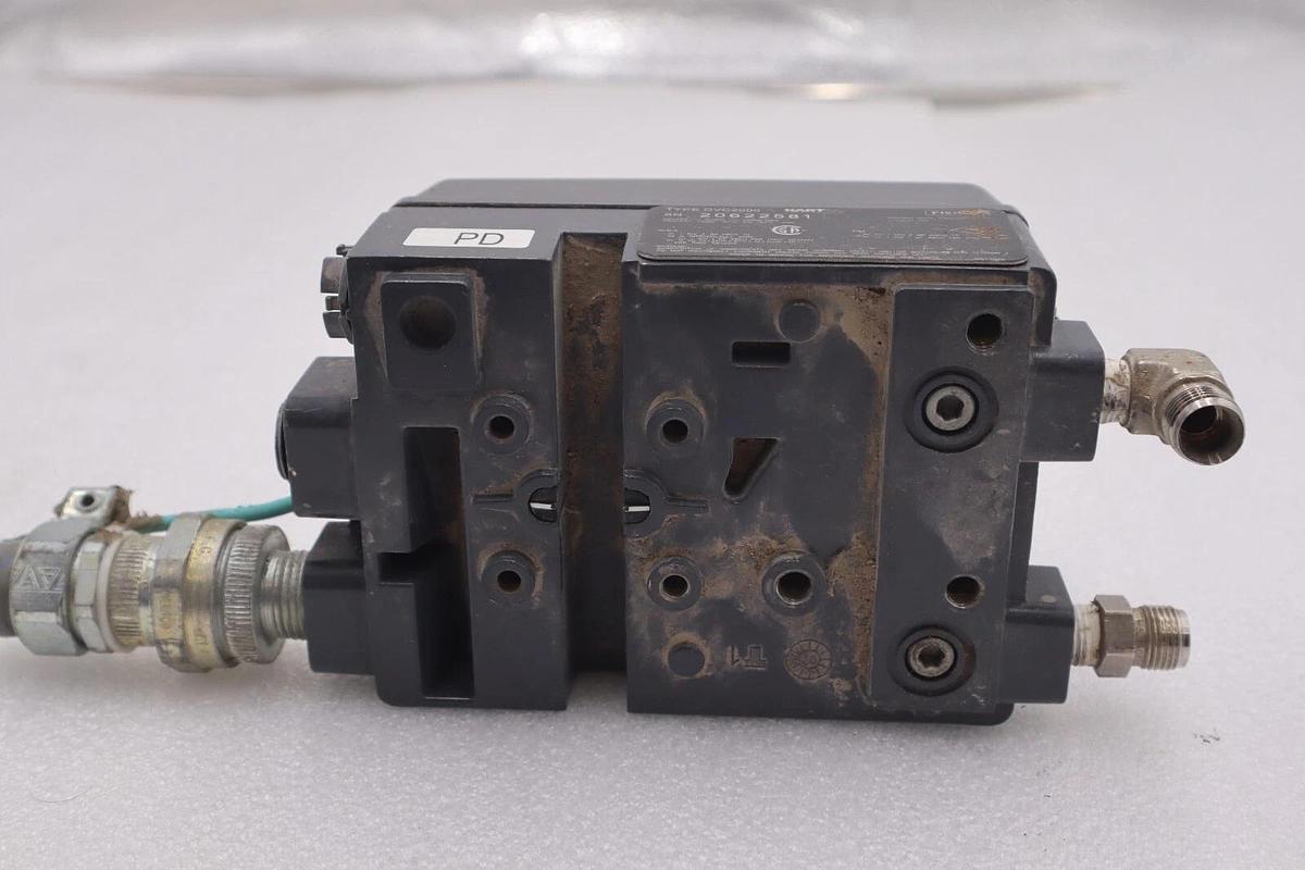 Used FISHER DVC 2000 FIELDVUE INSTRUMENTS STOCK K-215A