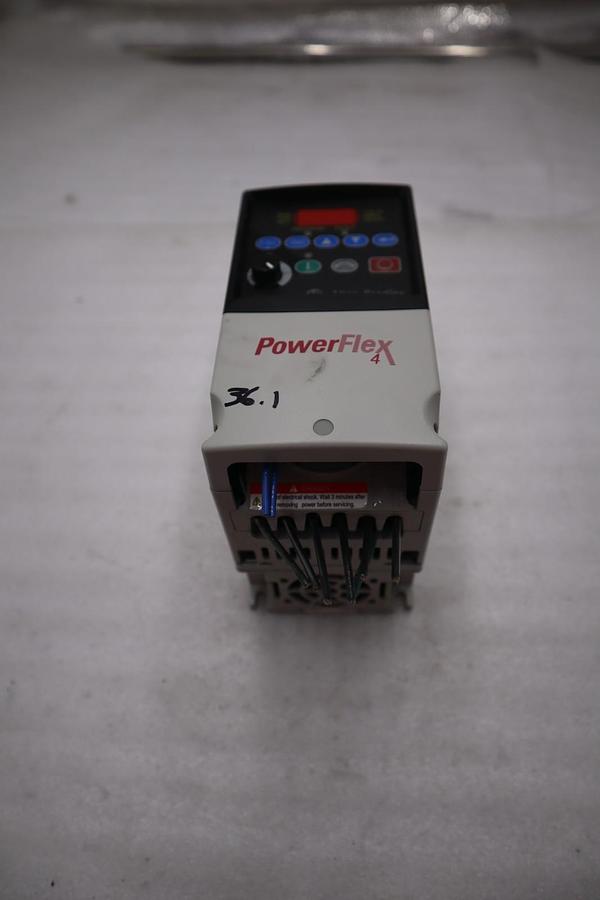 Used Allen-Bradley PowerFlex 4 22A-D2P3N104 380-480V 3 Phase 2.3A 0.75kW 1 HP Drive