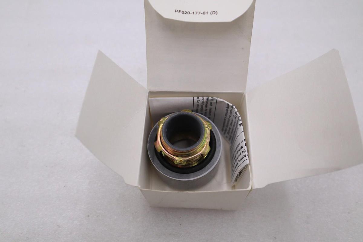 LOT OF 2 - ALLEN-BRADLEY 1490-N9 3/4" NON-METALLIC CONDUIT CONNECTOR STOCK H537A