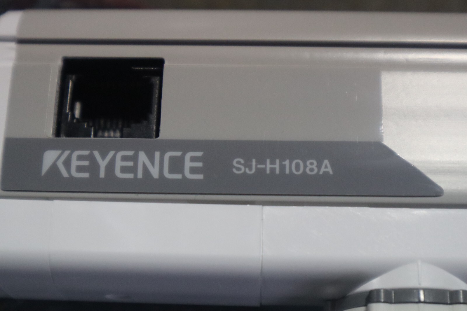 NEW KEYENCE SJ-H108A - Bar Type Main Unit, Standard Model 1080 mm STOCK 5115