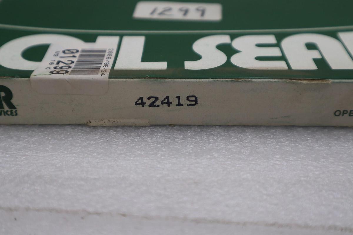 CR SERVICES (SKF) 42419 OIL SEAL NEW (6 AVAILABLE) STOCK 5652A