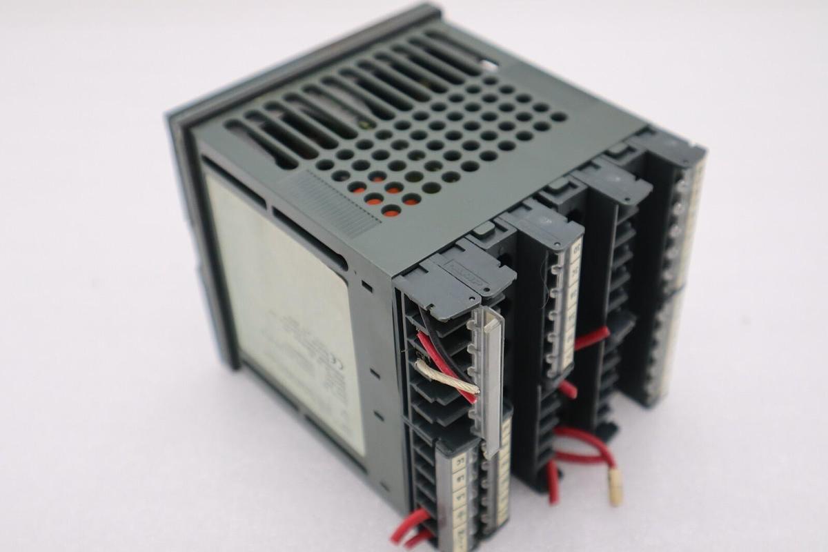 Used EUROTHERM 2204E TEMPERATURE CONTROLLER 2204E/VC/VH/RU/RW/XX/XX... STOCK K-396-D