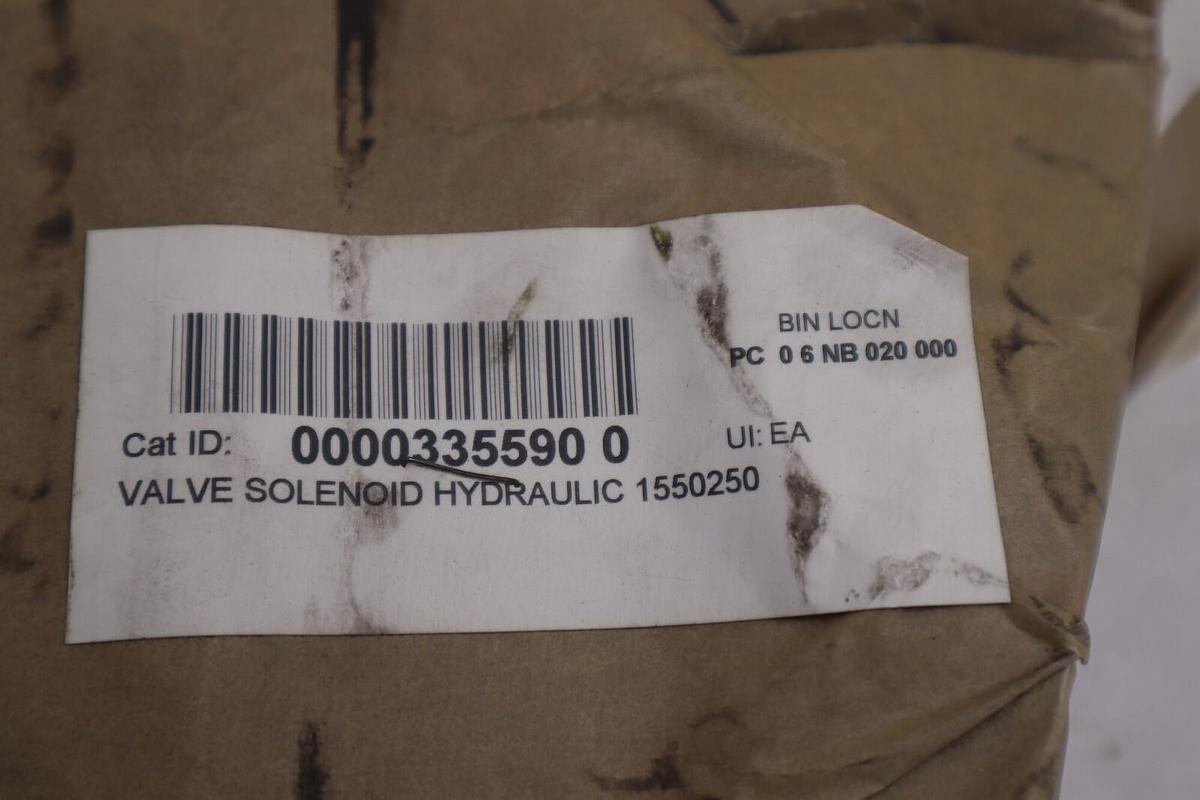 Used PARKER D1VW2CNYCF4-75 110/120V .42A 4000PSI NSMP STOCK 4002