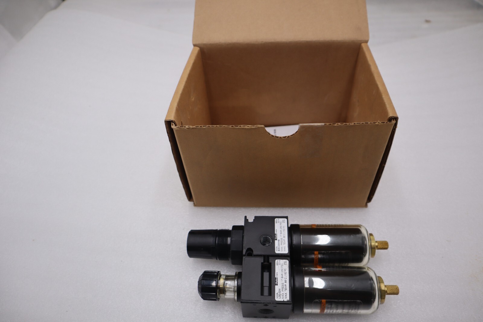 Used PARKER C35-02BLWHBW / C3502BLWHBW NEW IN BOX STOCK H57A