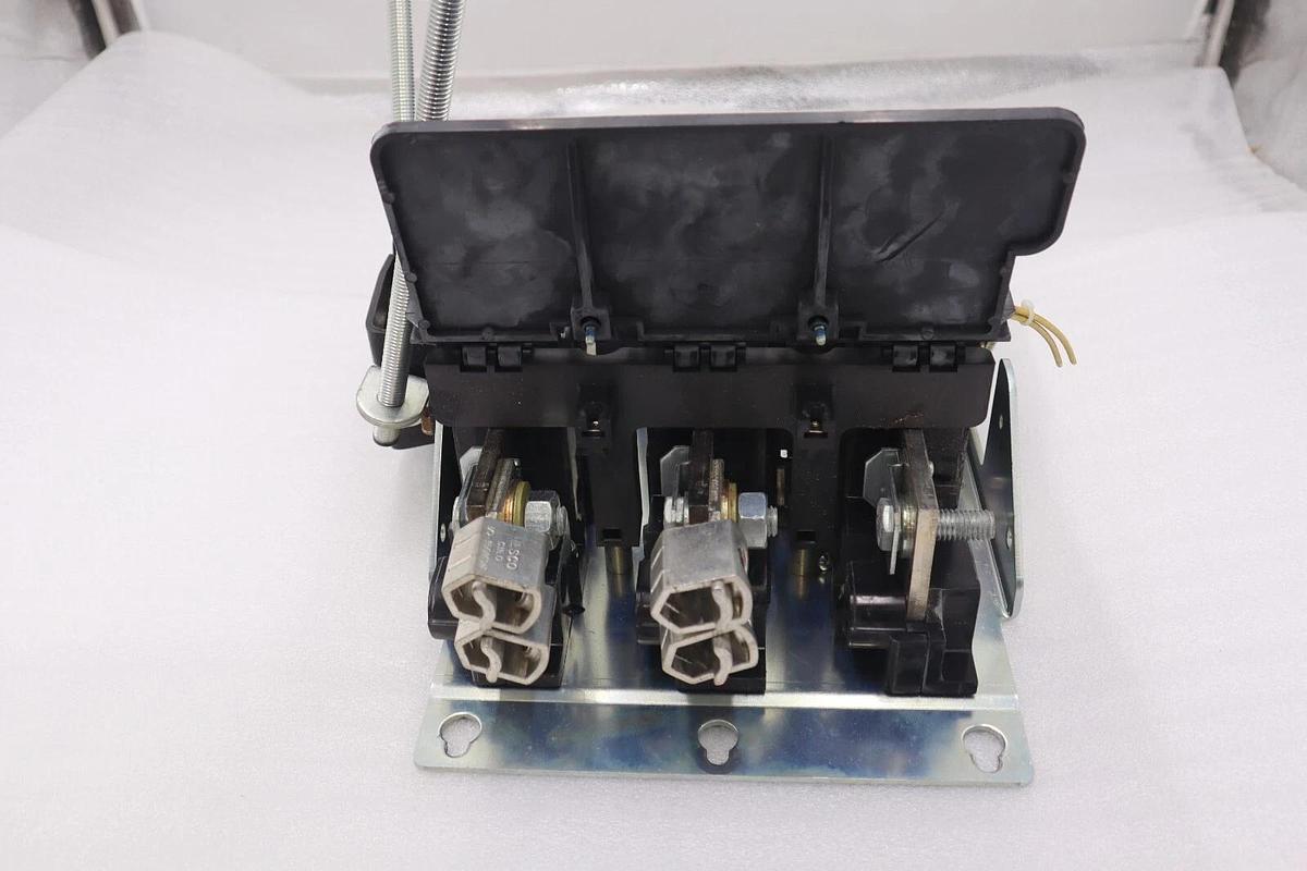 Used ALLEN BRADLEY 1494V-DS400 SER A DISCONNECT SWITCH 3PH 400AMP 600VAC STK 5039