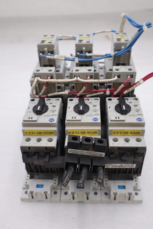 Used ALLEN BRADLEY 140M-D8E-C10 CIRCUIT BREAKER WITH 100-C30*00 CONTACTOR #4822-A