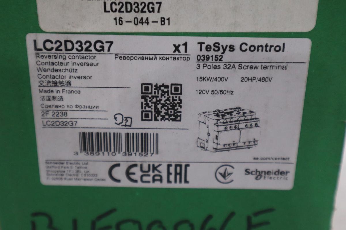 New Schneider Electric LC2D32G7 32amp Reversing Contactor Stock 3257A