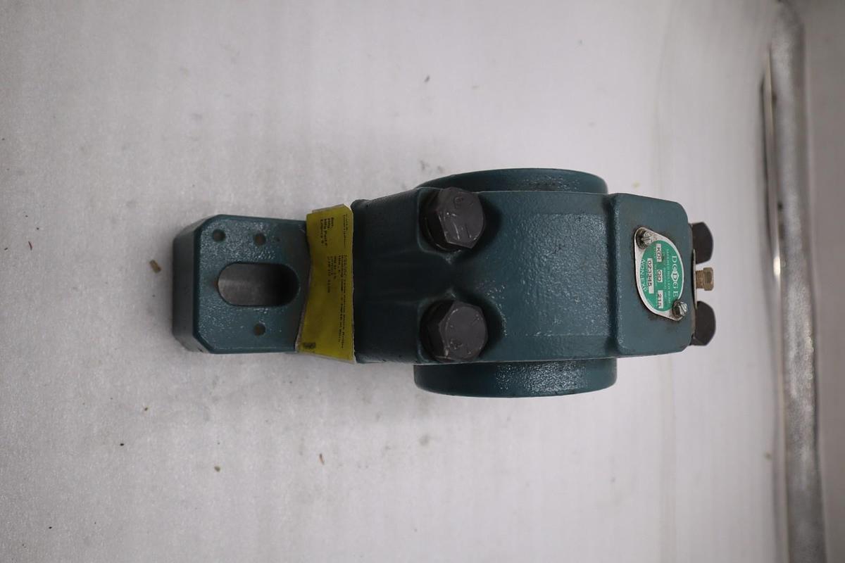 DODGE P2B-DI-215R 023345 DOUBLE INTERLOCK PILLOW BLOCK - STOCK CC191
