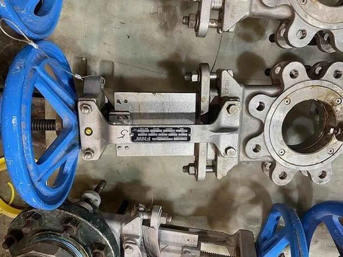 Used FNW MDL. 2020TP 4" SLIDE GATE VALVE
