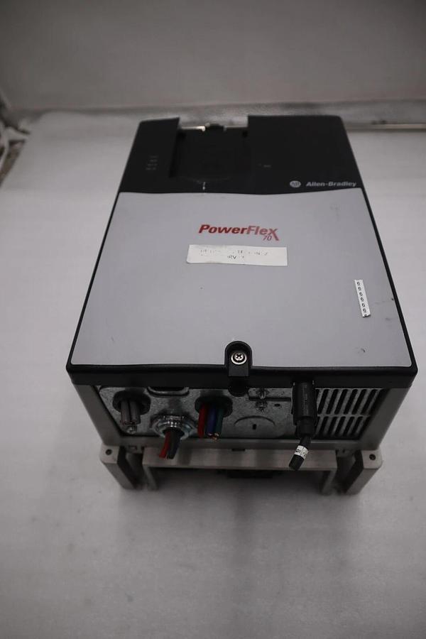 Used 15 HP ALLEN BRADLEY 20AE017A0AYNNNC0 600V POWERFLEX 70 VFD DRIVE STOCK 1801B