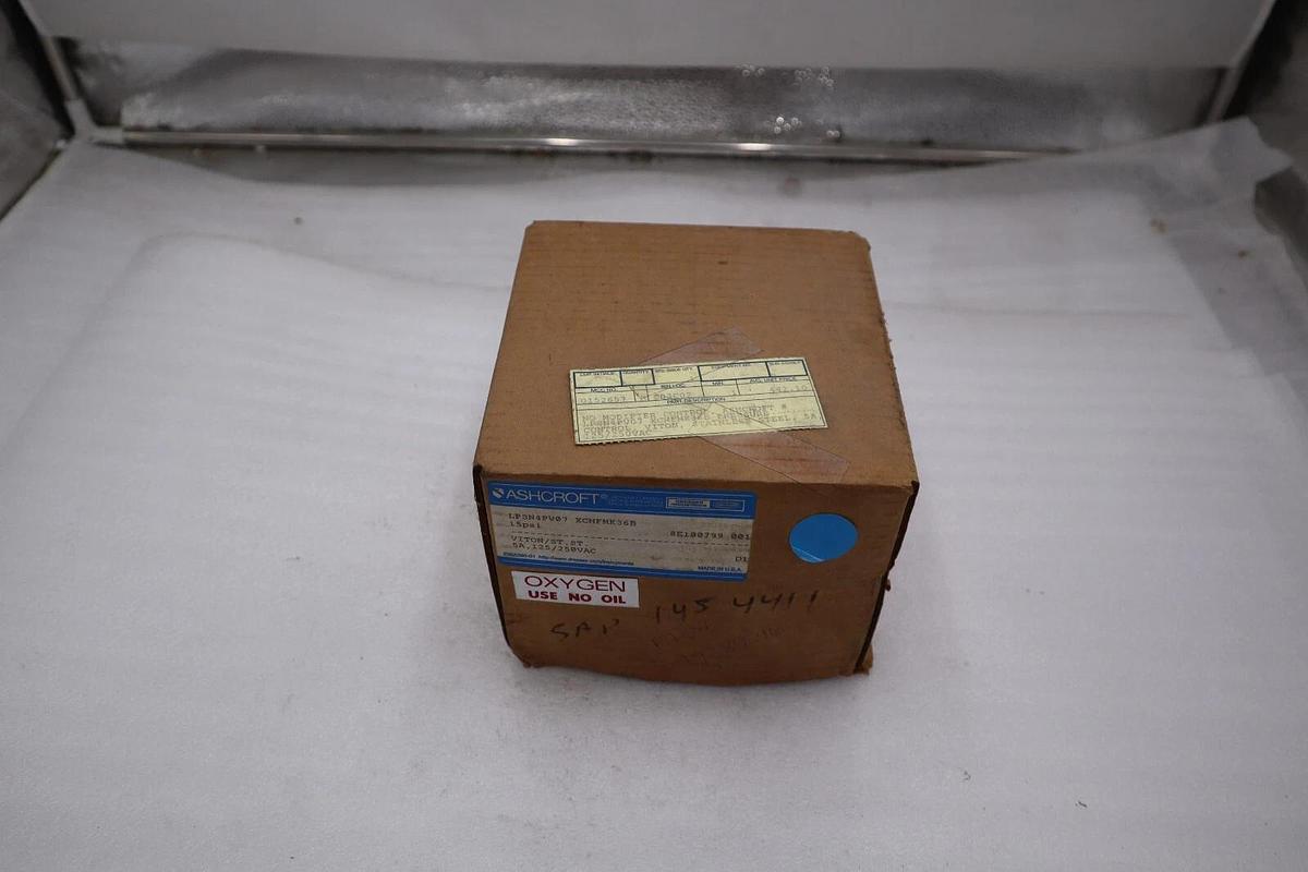 Used NEW ASHCROFT LPSN4PV07 XCHFMK36B Pressure Switch 200psi 5A 125/250VAC STOCK H984