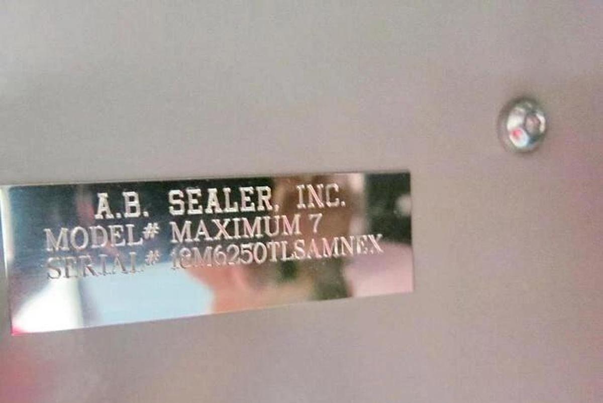 Used A.B. SEALER INC. CASE ERECTOR MODEL MAXIMUM 7 SERIES MANUFACTURED 2018