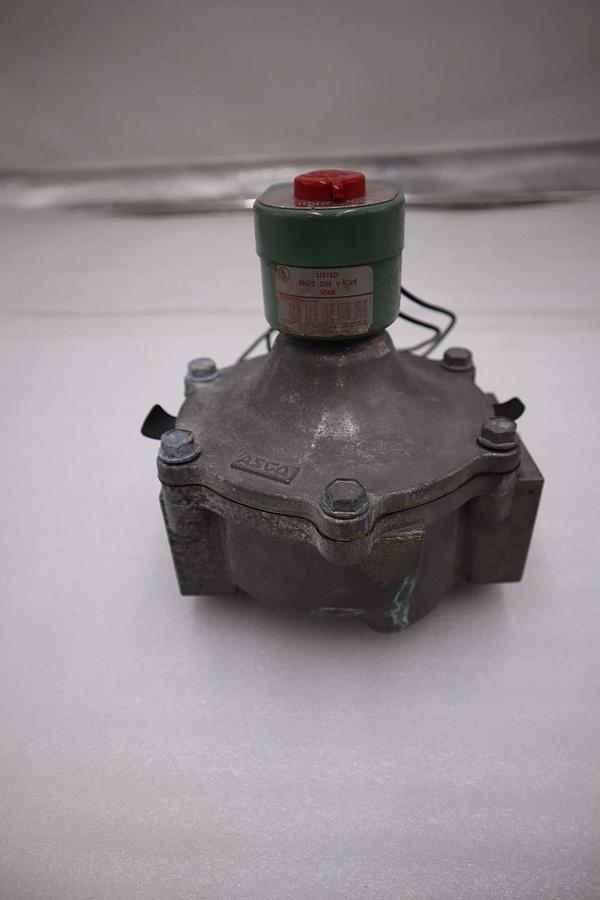 ASCO REDHAT 8215B80 SOLENOID VALVE 2"PIPE 15.4WATTS FUEL GAS 25 PSI STK H1582