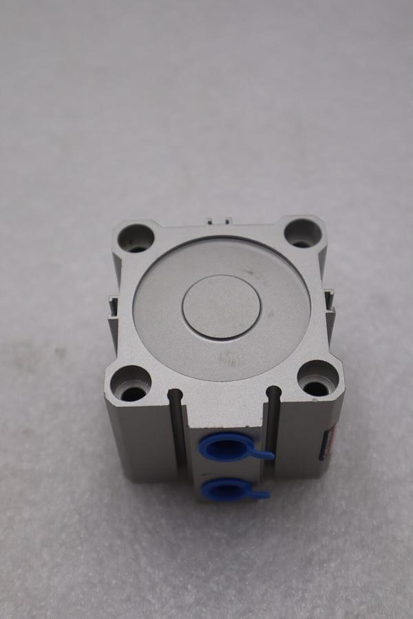 Used NEW OPEN BOX SMC CQ2KB50-20D / CQ2KB5020D COMPACT CYLINDER STK S-363