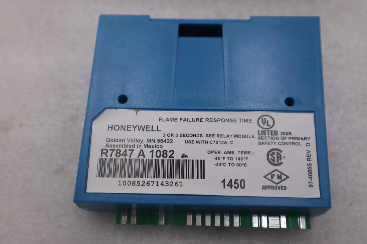 NEW OPEN BOX Honeywell R7847 A 1082 Rectification Flame Amplifier STOCK K1622A