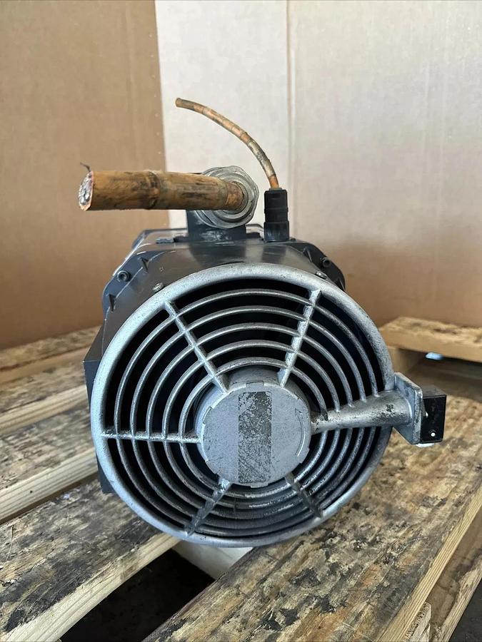Used Rexroth R911309450 Servo Induction Motor MAD130B-0100-SA-S0-BQ0-35-V1 #HP105