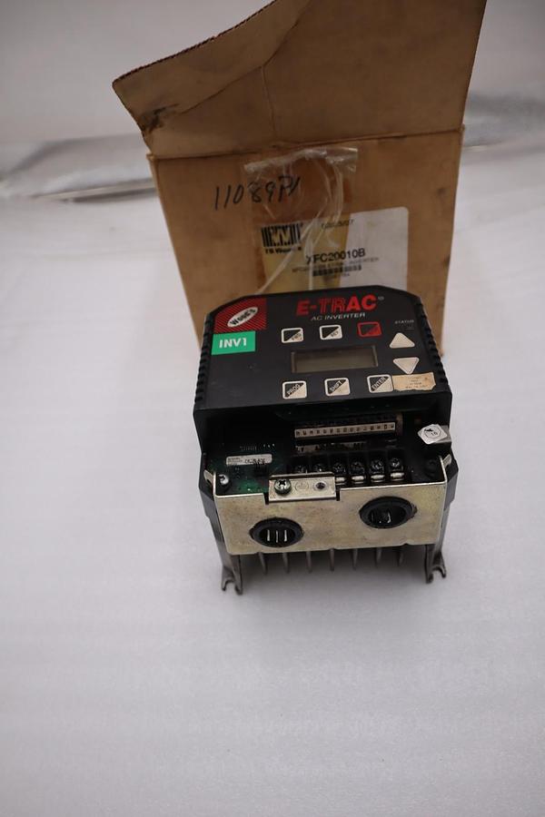 Used DANFOSS XFC2002-0B DRIVE MICRO-INVERTER XFC2000 SERIES INPUT: 208-230 VAC H1043