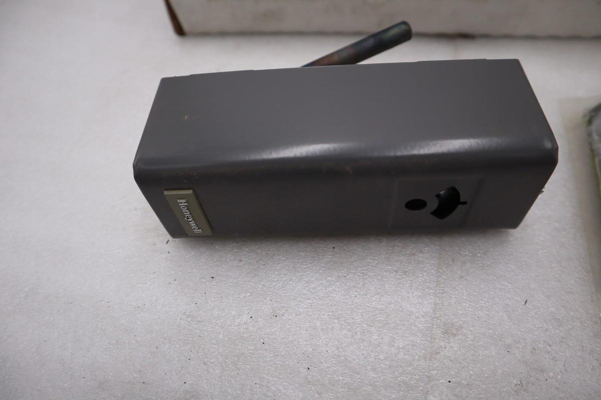 Used Honeywell Home L4006A1959 Grey 40-180F Aquastat Controller STOCK GF171A