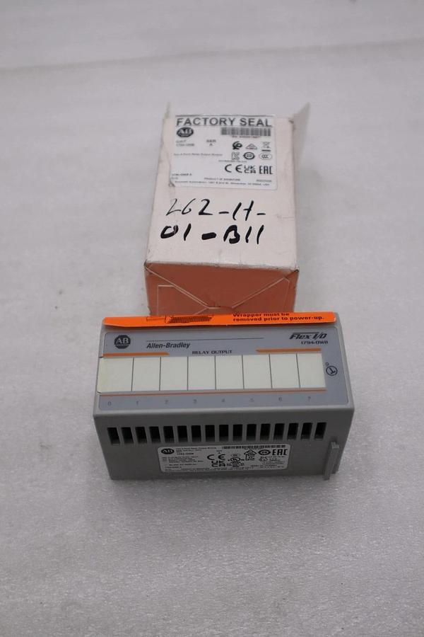 NEW OPEN BOX AB Allen Bradley 1794-OW8 Relay Contact Output Module STK K2099CC