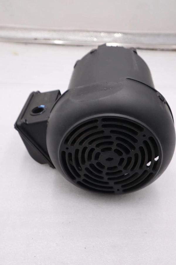 NEW OPEN BOX WEG 7518ES3E56CFL-S 3ph 0.75hp 230/460V 1755rpm MOTOR STK M196CC