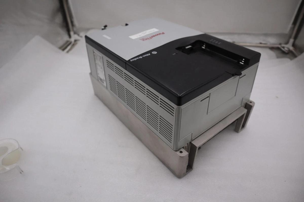 Used 15 HP ALLEN BRADLEY 20AE017A0AYNNNC0 600V POWERFLEX 70 VFD DRIVE STOCK 1802B