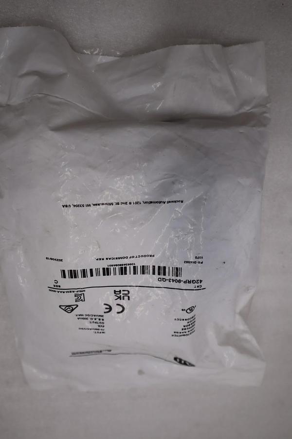AB ALLEN BRADLEY 42GRP-9043-QD PHOTOSWITCH DEFFUSE SENSOR NEW STK 1870CC