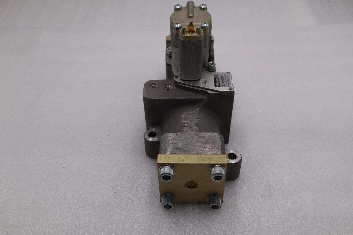 Used PARKER A6C1VXXAH05300A, 140 MAX INLET PRESSURE VALVE STOCK 2060