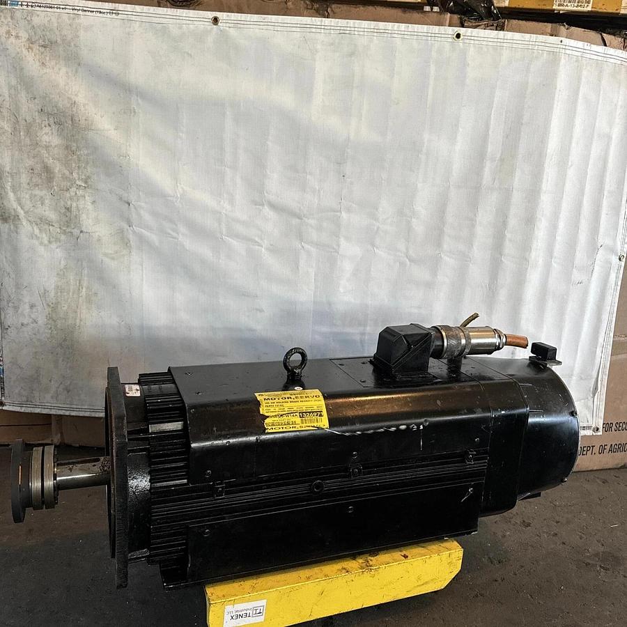 Used Rexroth R911309391 Servo Induction Motor MAD130D-0100-SA-S0-BQ1-35-N1 #HP135
