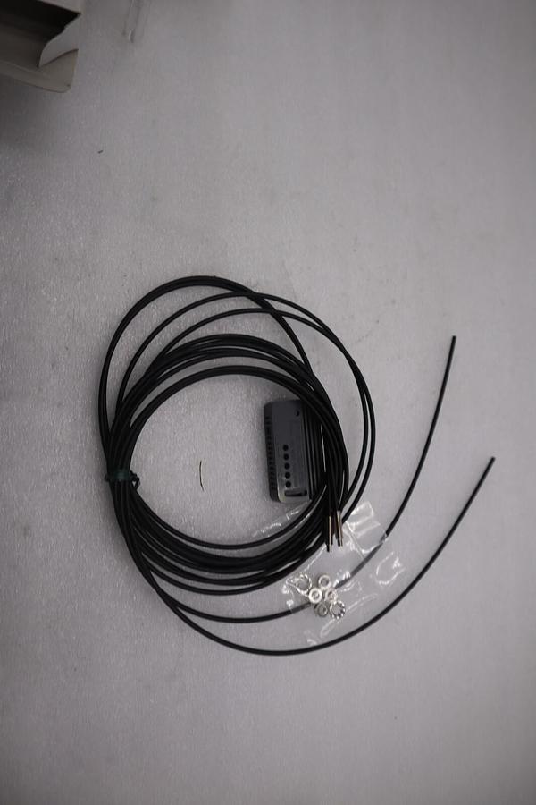 Used NEW OPEN BOX SICK LL3-TB02 Fiber Optic Sensor STOCK G888A
