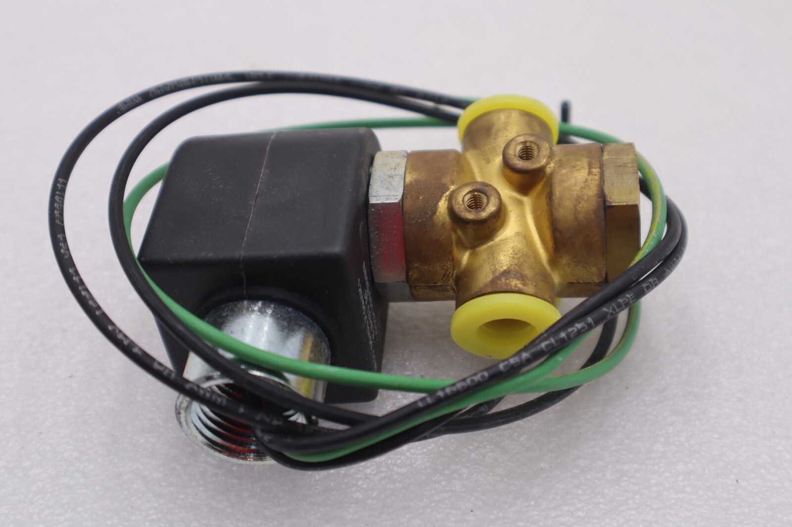 Used PARKER 04F30C2108ACF4C05 NPT  1/4 SOLENOID VALVE STOCK #K-2296