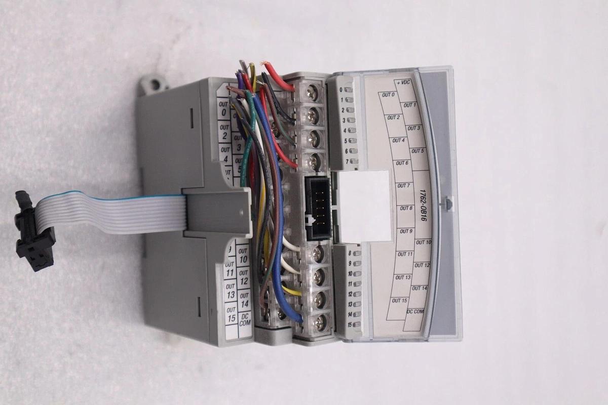 Used Allen Bradley 1762-OB16 OUTPUT MODULE MICROLOGIX 1200 STOCK L-490C