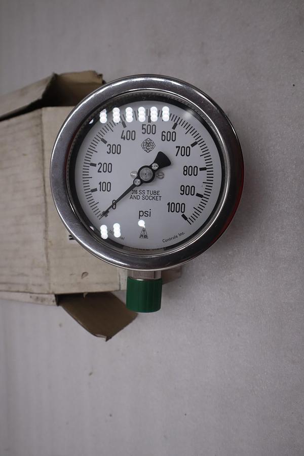 Wika 0-1.000 PSI Code CK 316SS Tube and Socket 1/2" NPT - STOCK GF741A