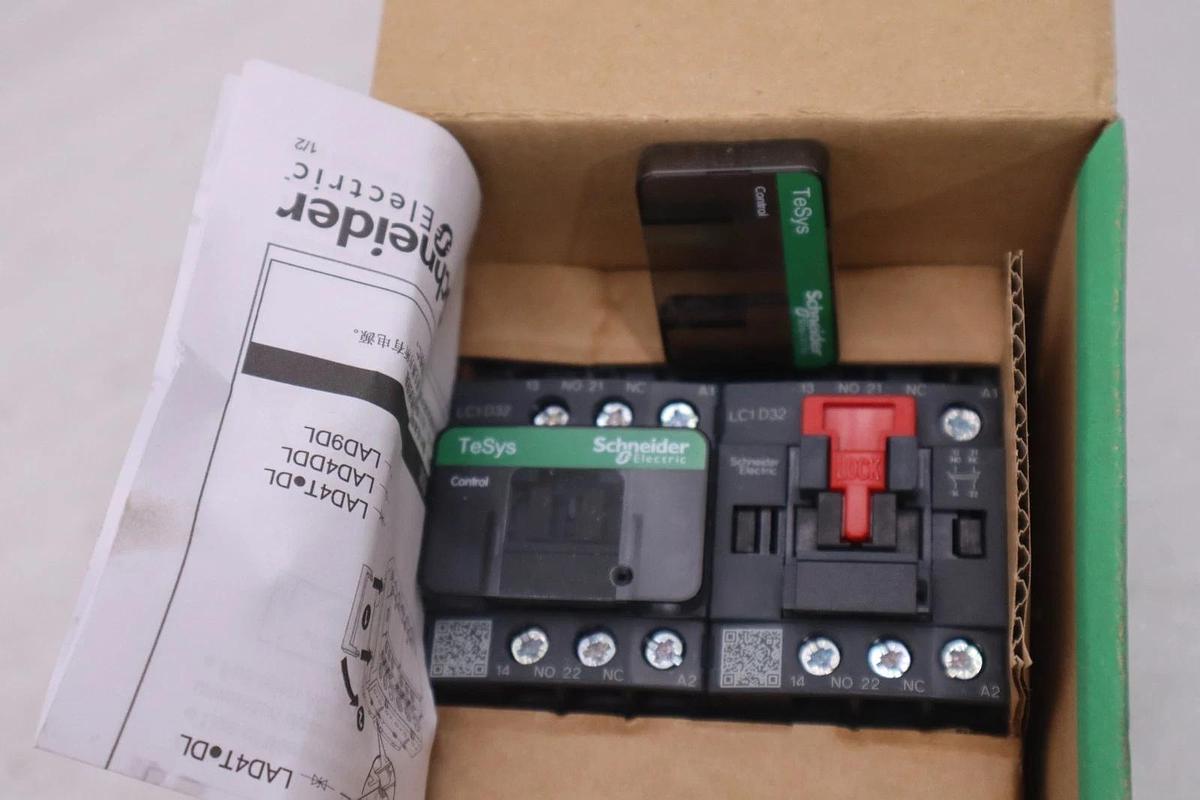 Used New Schneider Electric LC2D32G7 32amp Reversing Contactor Stock 3257A