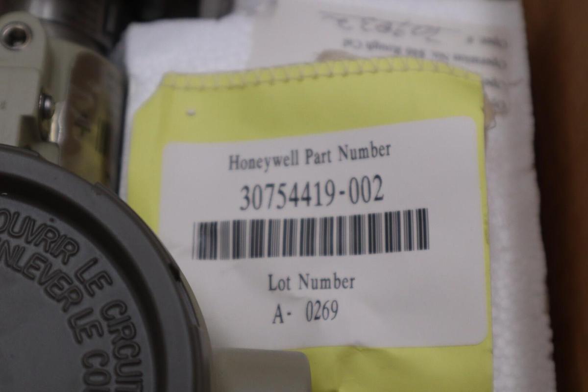 NEW HONEYWELL STD924-E1H-00000-1C-MB-S2-SV-XXXX PRESSURE TRANSMITTER STOCK 504-B