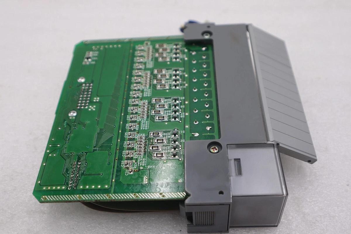 Used ALLEN BRADLEY SLC 500 AB 1746-OB16E/B OUTPUT MODULE STOCK B-1303