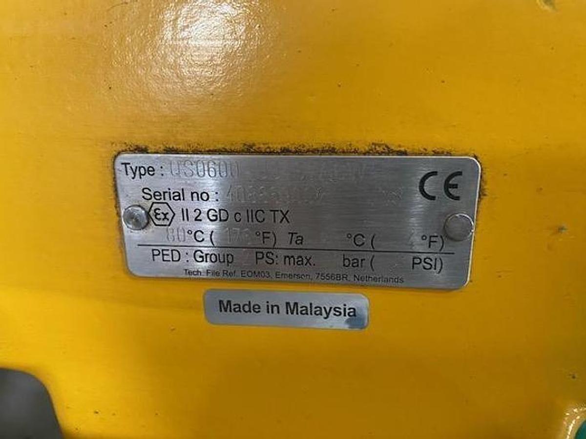 Used EMERSON FIELDQ TYPE OSO6OO-004STACW ACTUATOR WITH 4" BALL VALVE
