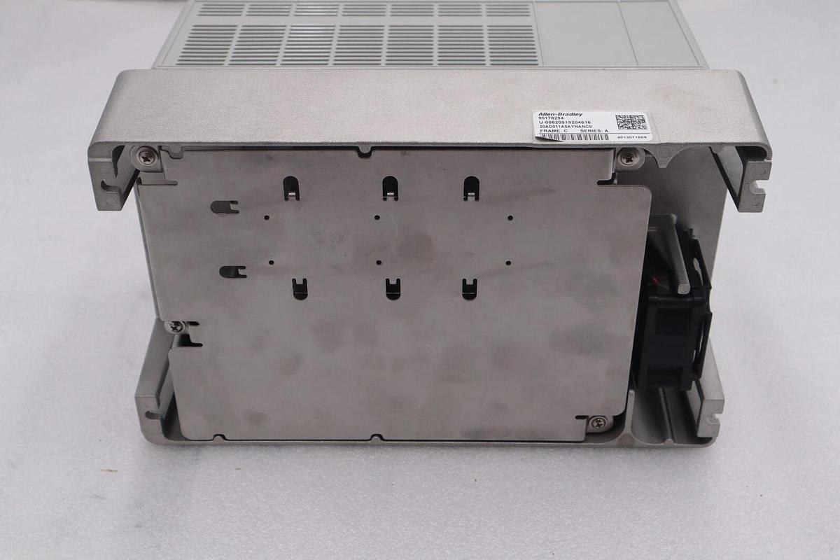 NEW Allen-Bradley PowerFlex 70 20AD011A0AYNANC0 No HIM AC Drive STOCK 2497