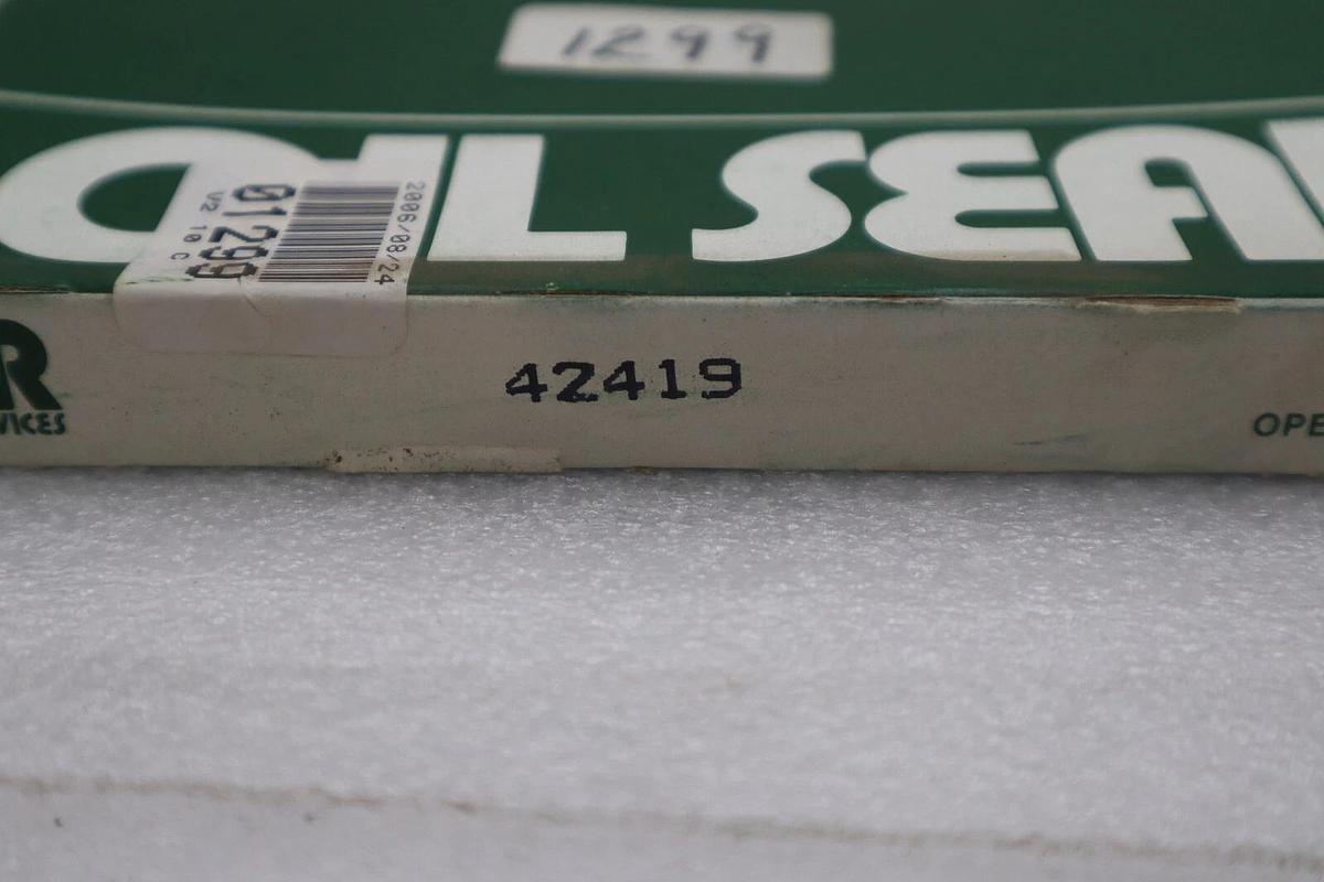 Used CR SERVICES (SKF) 42419 OIL SEAL NEW (6 AVAILABLE) STOCK 5652A