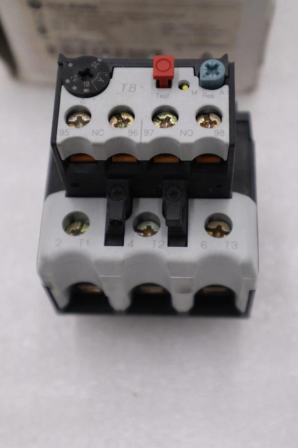 NEW OPEN BOX AB Allen-Bradley Thermal Overload RELAY CAT 193-TBC30 SER A -H1048A