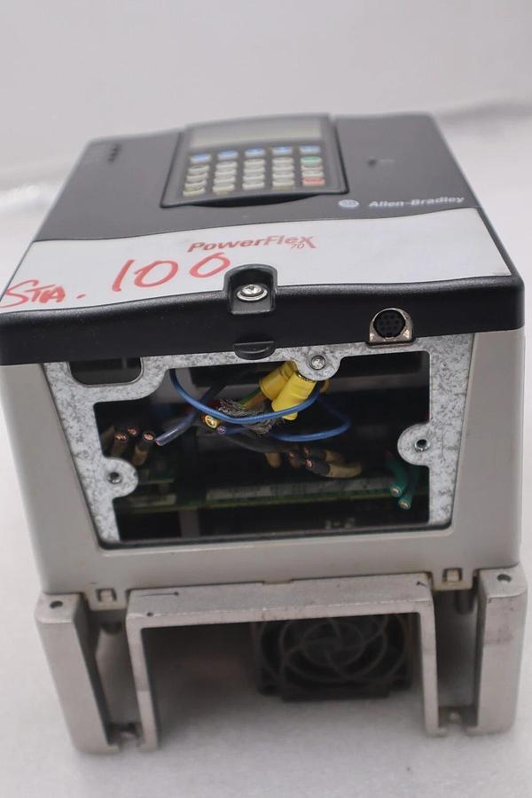 Used 20AD8P0A3AYNANC0 ALLEN BRADLEY POWERFLEX 70 5HP AC DRIVE 480 VOLT STOCK 3285