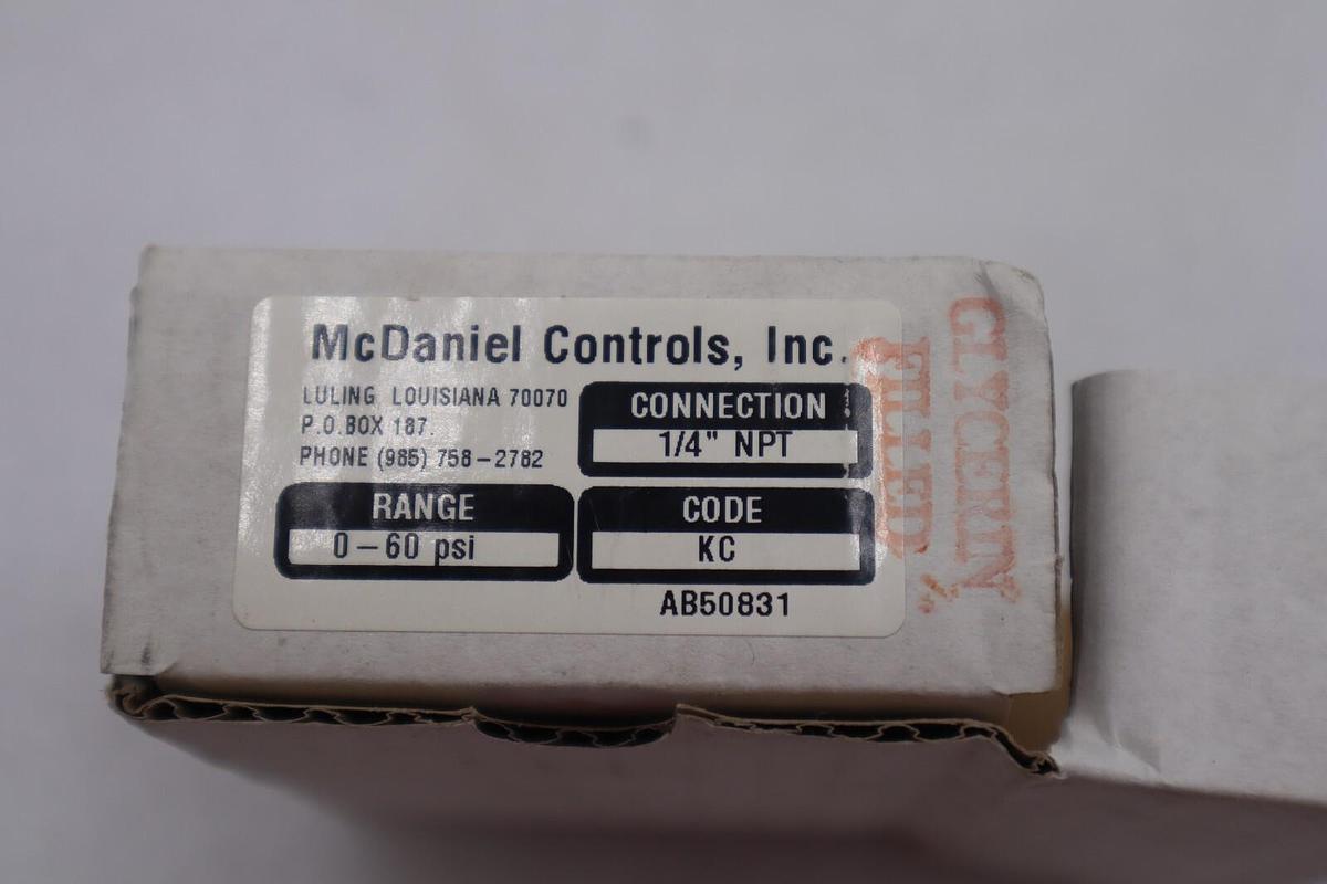 Used McDANIEL CONTROLS AB50831 PRESSURE GAUGE #K-2241
