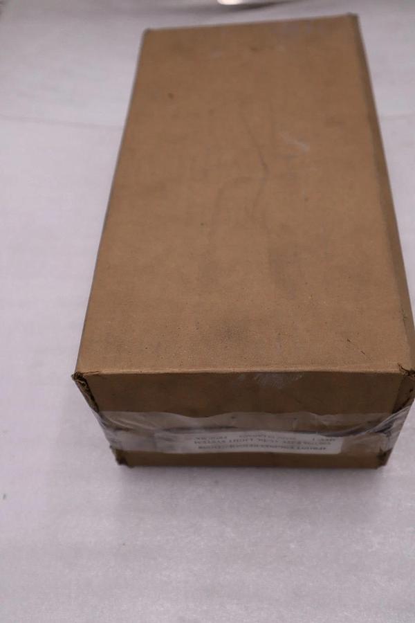 Used 24V LED 6007798 Communication Dock Traffic Control Light - STOCK 5622CC