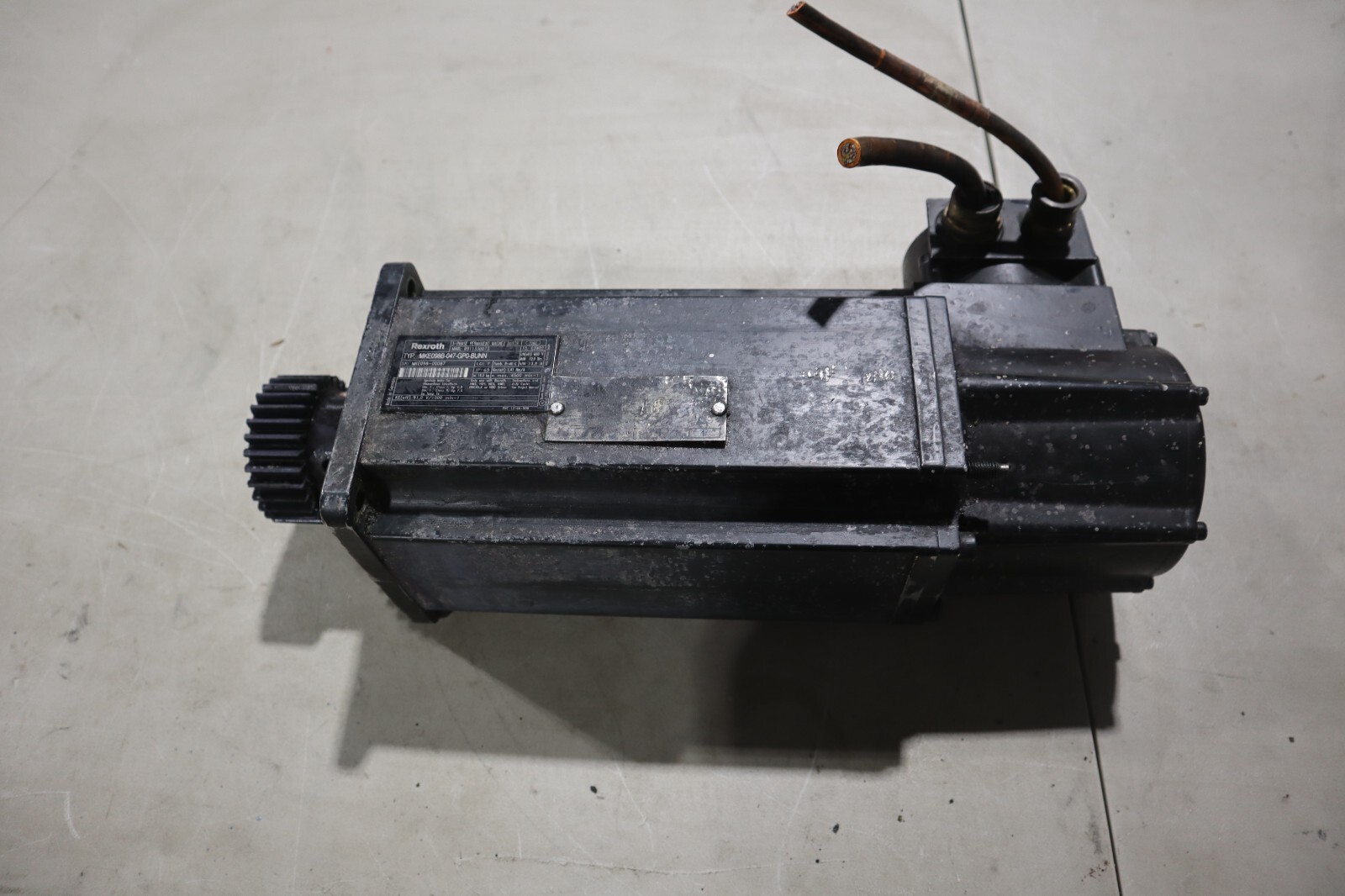 Used REXROTH MKE098B-047-GP0-BUNN / R911330073 HAZARDOUS LOCATION SERVO MOTOR #S-667