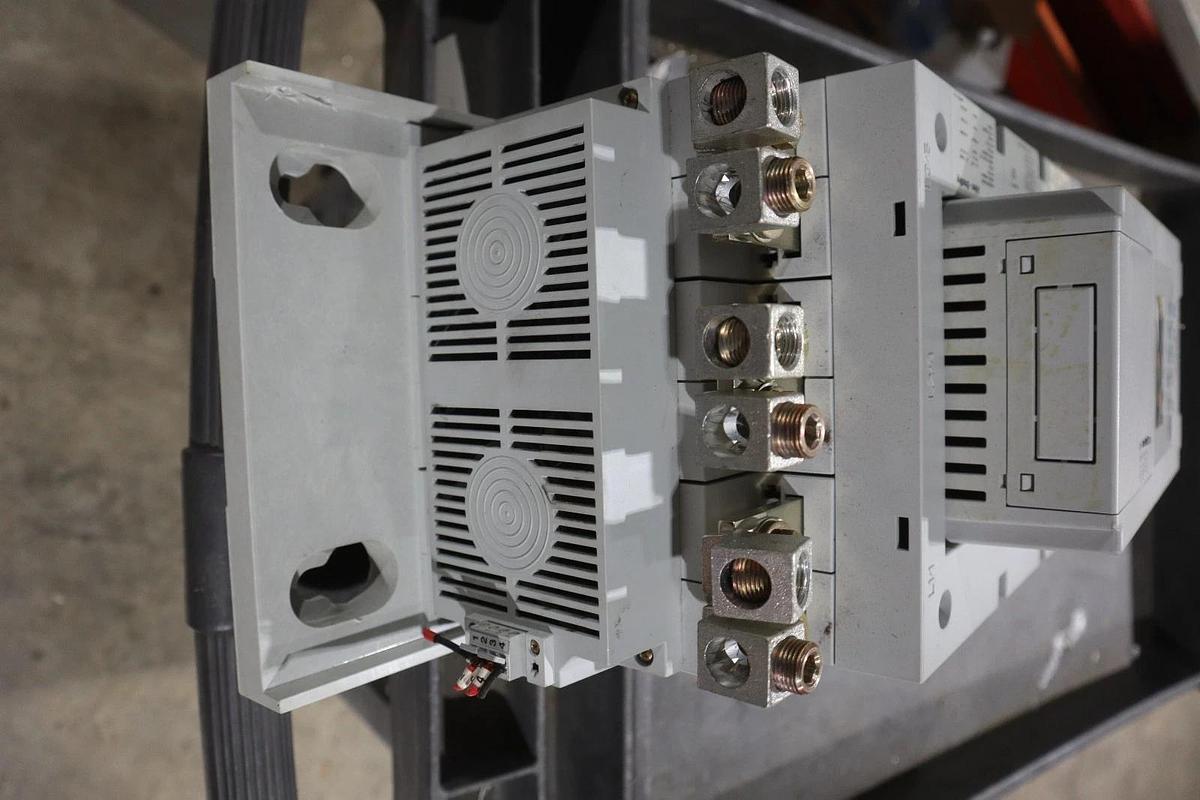 Used Allen-Bradley 150-F201NCDB SOFT STARTER SMART MOTOR CONTROLLER STOCK GF-600