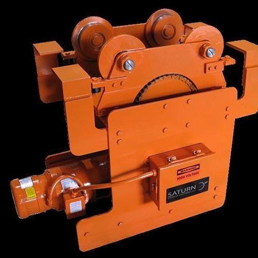 Used SATURN EXTRA HEAVY-DUTY T-200 TRACTOR DRIVE 30,000 LB. CAPACITY 150 FPM