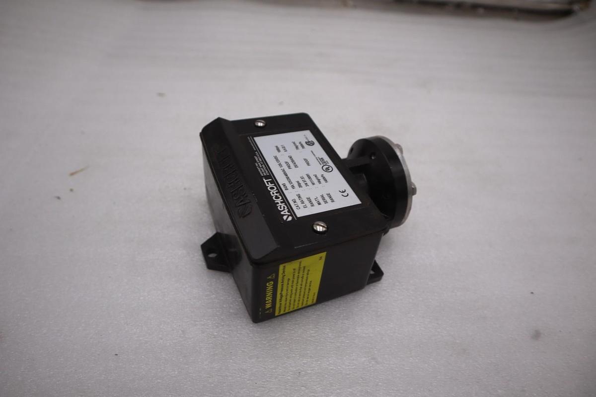 Used NEW OPEN BOX B424S ASHCROFT PRESSURE SWITCH STK 5539CC