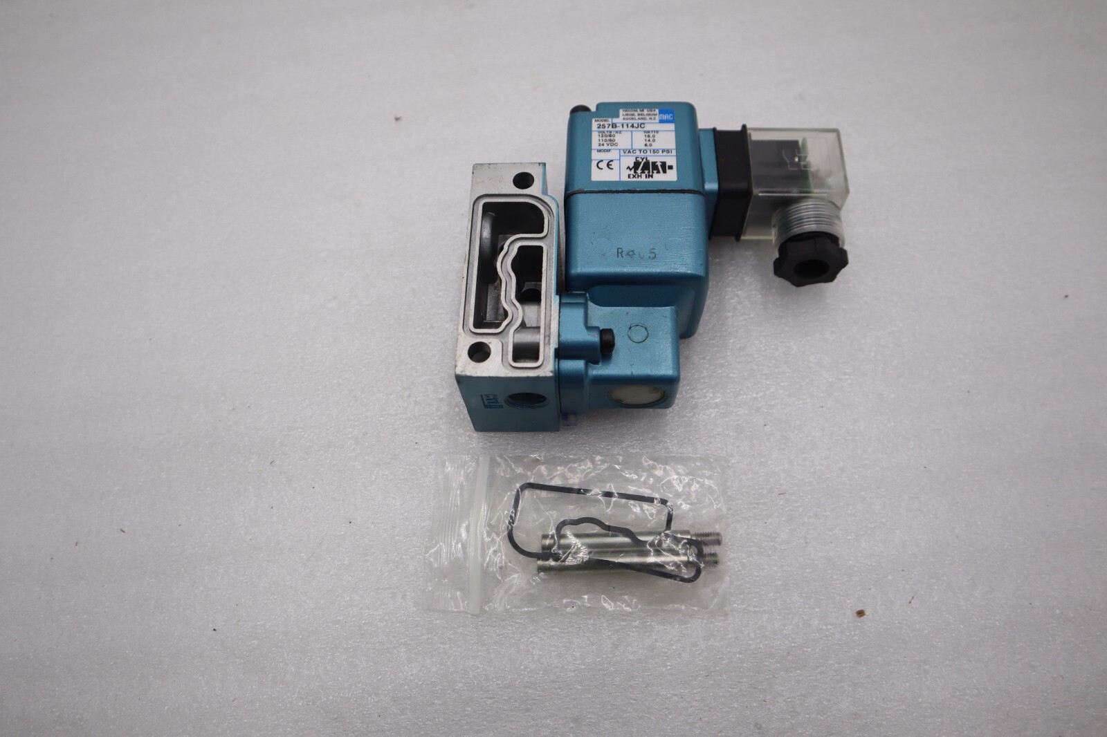 Used NEW NO BOX MAC 257B-114JC 110/120V 150PSI NSNP STOCK H149A